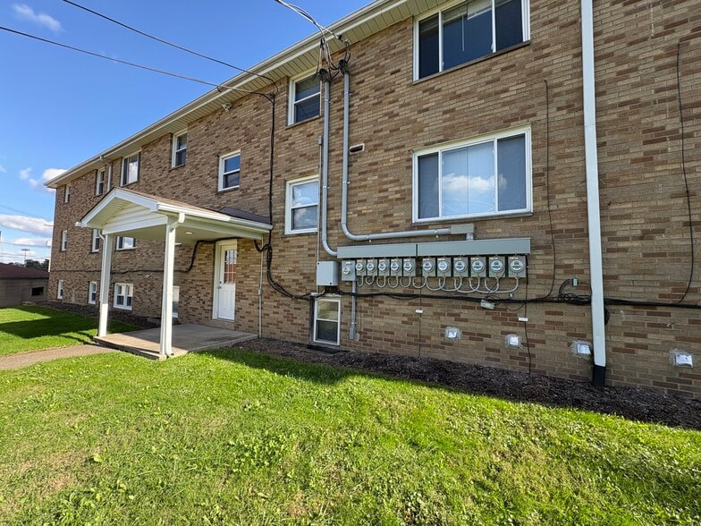 More Photos Of 1469 Valentine Cir NW, Canton Apartments For Sale