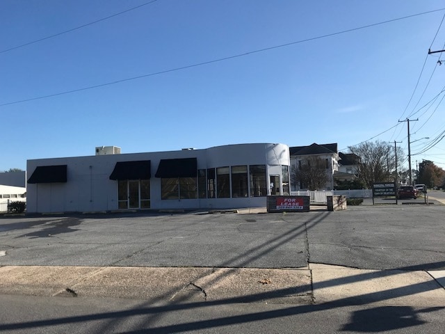 More Photos Of 2 E Church St, Selbyville Storefront For Lease