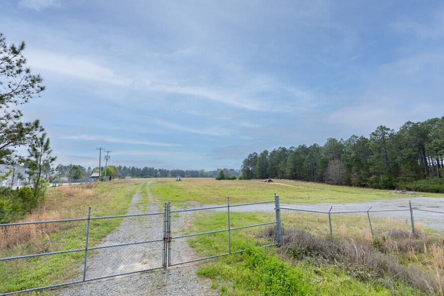 More Photos Of 1908 Albany hwy, Dawson Land For Sale