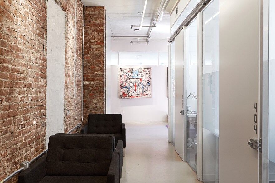 More Photos Of 234 Fifth Ave, New York Coworking Space