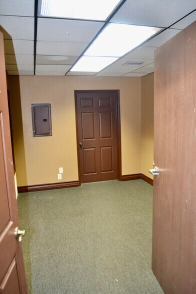 More Photos Of 9233 Charles Smith Ave, Rancho Cucamonga Flex For Sale