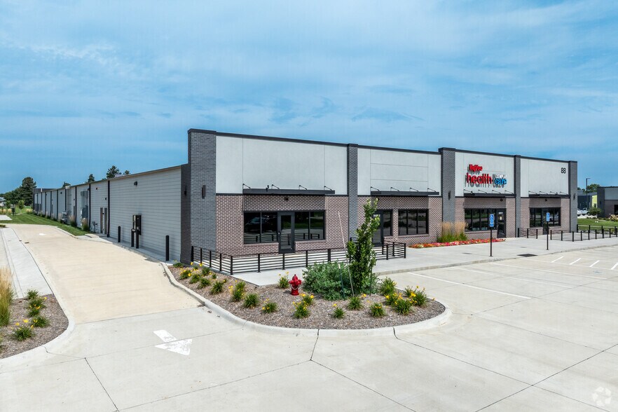 More Photos Of 88 Paine Cir SE, Bondurant Office For Lease