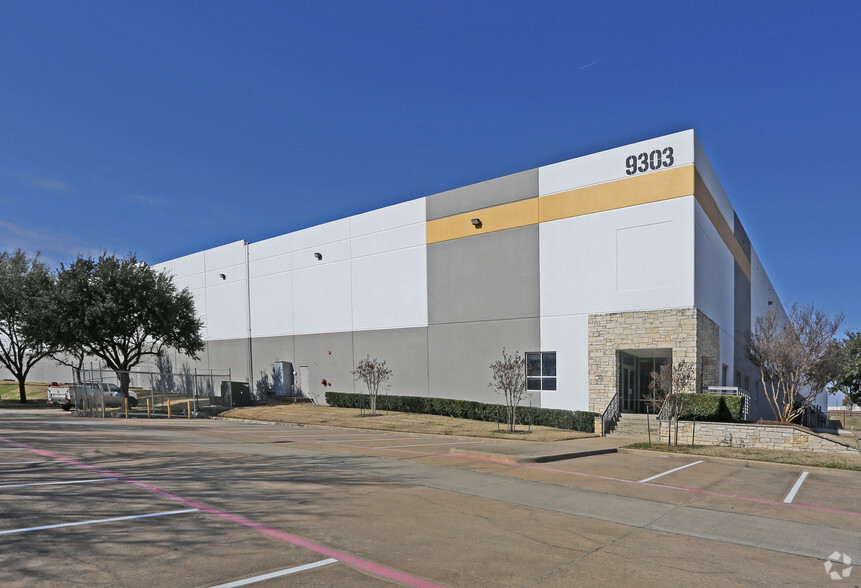 Primary Photo Of 9303 Stoneview Dr, Dallas Warehouse For Lease