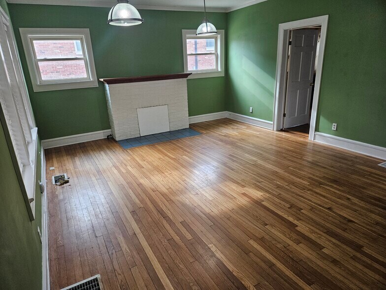 More Photos Of 6132 N College Ave, Indianapolis Office For Lease