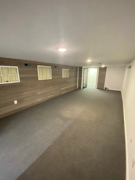 More Photos Of 221-223 N Salem St, Apex Storefront Retail Office For Lease