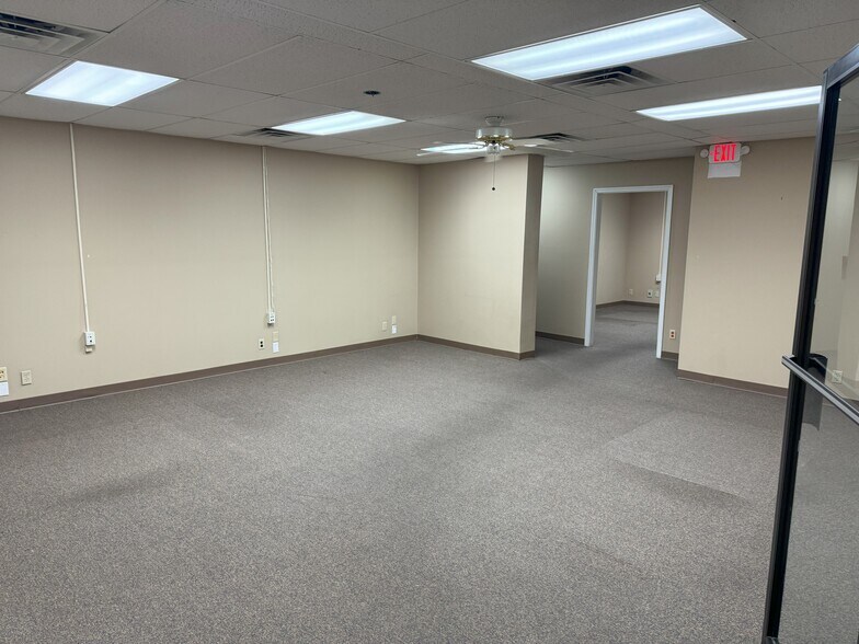 More Photos Of 1690 Huston Dr, Decatur Office For Sale