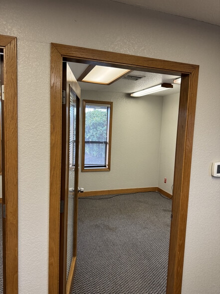 More Photos Of 151 Stewart Rd SW, Sumner Office For Lease