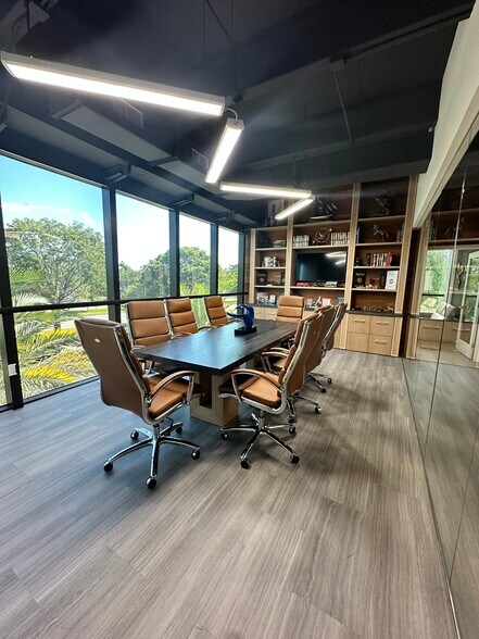 More Photos Of 55 Weston Rd, Sunrise Office For Lease
