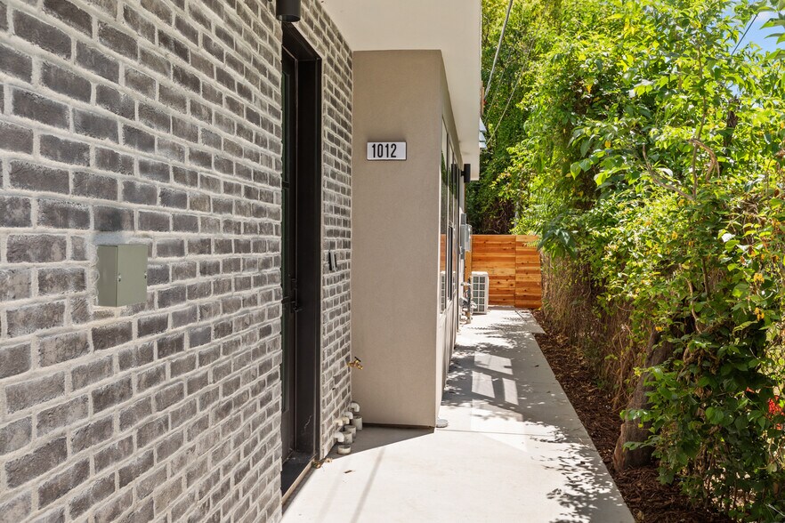 More Photos Of 1012 Uptown Aly, Sacramento Multifamily For Sale