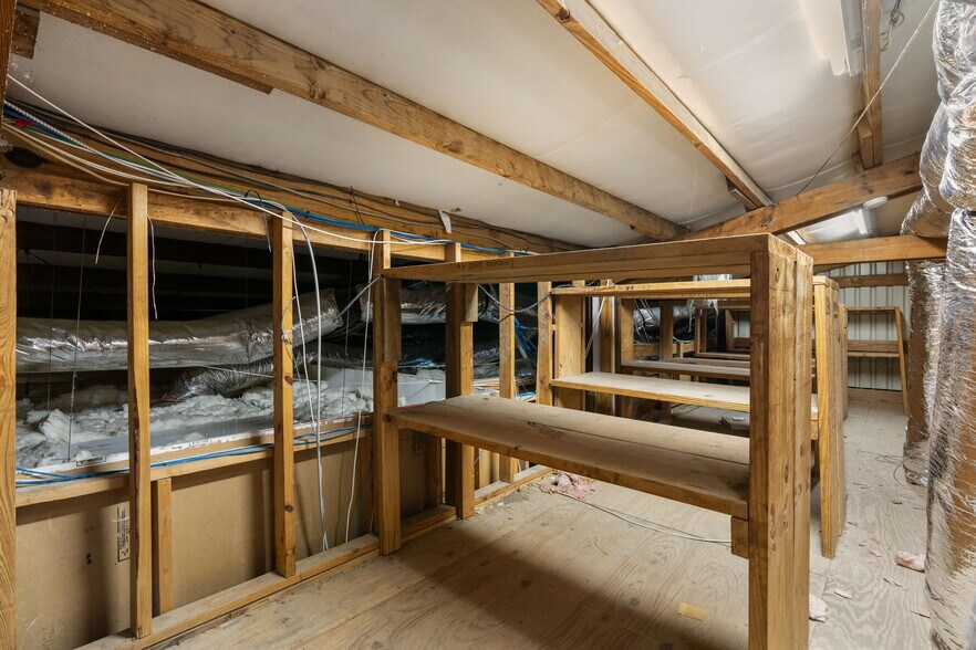 More Photos Of 2200 Sciaaca Rd, Spring Office For Sale