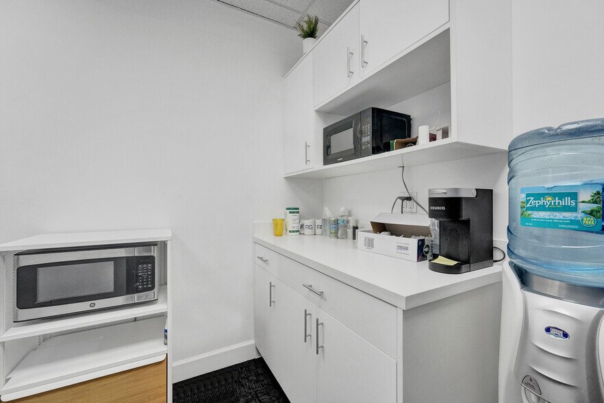 More Photos Of 2455 E Sunrise Blvd, Fort Lauderdale Loft Creative Space For Sale