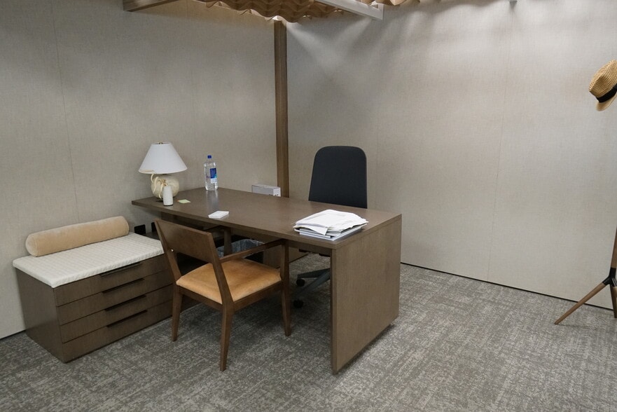 More Photos Of 1432 E Newport Center Dr, Deerfield Beach Warehouse For Sale