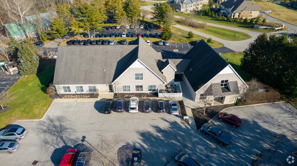 More Photos Of 1460-1466 Manning Pky, Powell Office For Sale