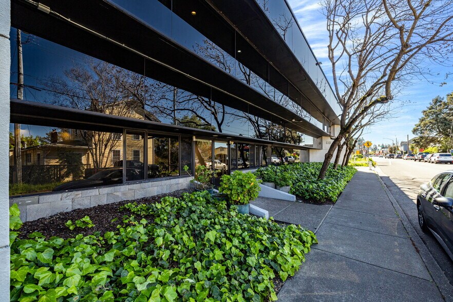 More Photos Of 610 Davis St, Santa Rosa Office Residential For Sale