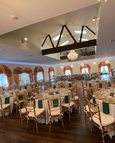 More Photos Of 136 E Butler Ave, Chalfont Restaurant For Sale