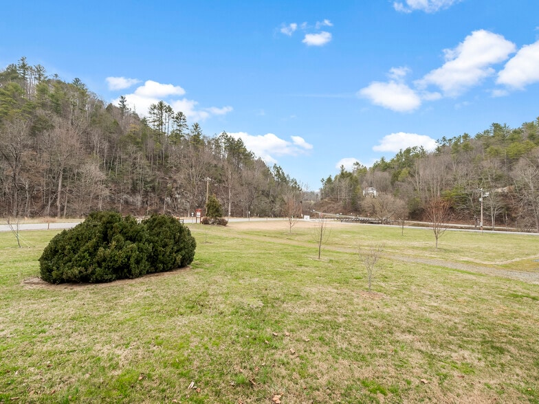 More Photos Of 58 Gunter Town Rd., Marshall Self Storage For Sale