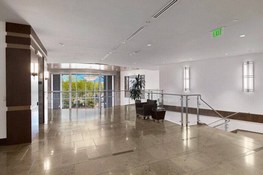 More Photos Of 9237 E Via De Ventura, Scottsdale Office For Sale