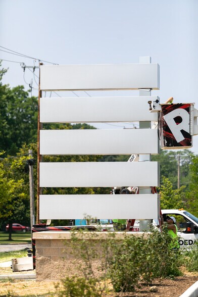 More Photos Of 1425 E Glendale Blvd., Valparaiso Healthcare For Lease