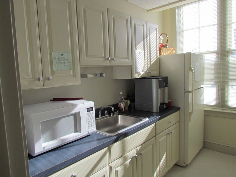 More Photos Of 29 Water St, Newburyport Office For Lease