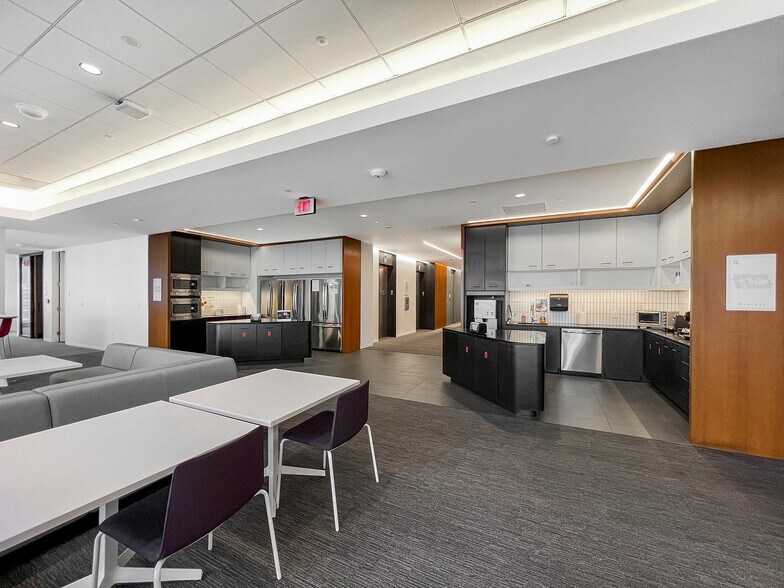 More Photos Of 200 4th Ave S, Nashville Office For Lease