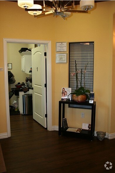 More Photos Of 3604 S Cooper St, Arlington Office For Lease