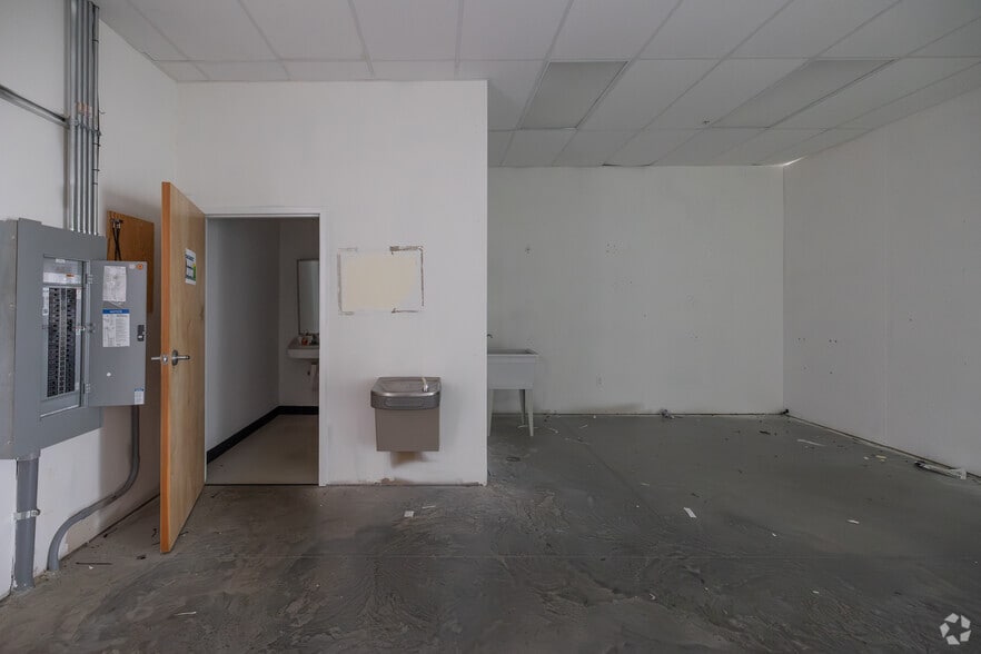 More Photos Of 203 Cedar Springs Rd, Spartanburg Unknown For Lease