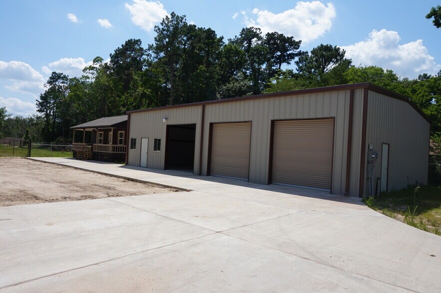 More Photos Of 18688 Summer Hills Blvd, Porter Light Manufacturing For Lease