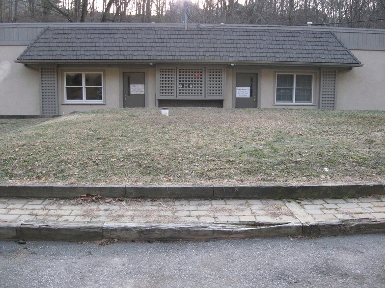 More Photos Of 457 Paterson Hamburg Tpke, West Milford Contractor Storage Yard For Lease