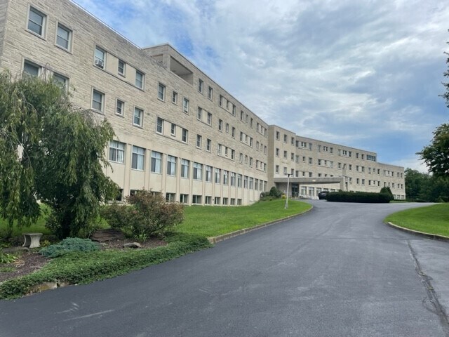 More Photos Of 1002 Railroad St, Danville Specialty For Sale