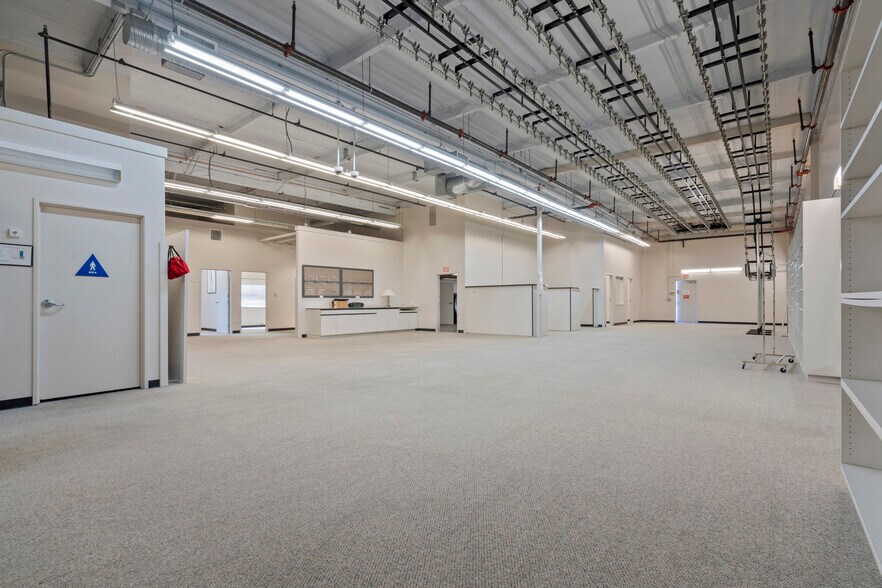 More Photos Of 17622 Armstrong Ave, Irvine Research And Development For Lease