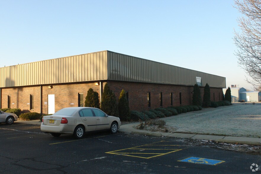 More Photos Of 1638 Production Rd, Jeffersonville Light Distribution For Sale