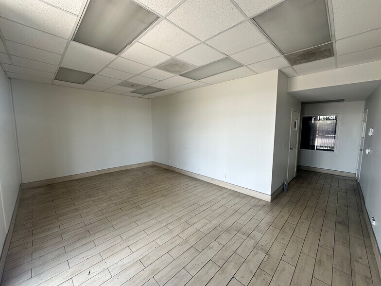 More Photos Of 15610-15630 S Figueroa St, Gardena Warehouse For Lease