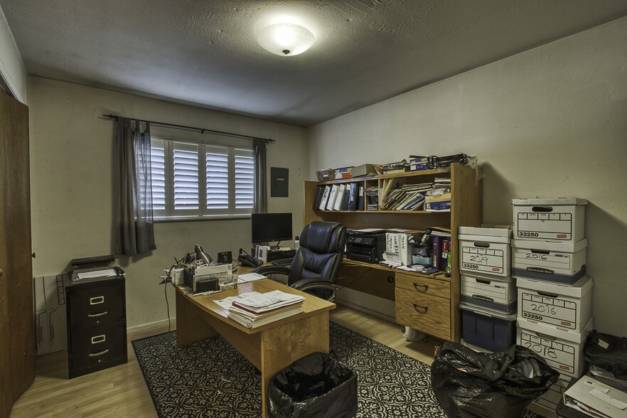 More Photos Of 10697 Highway 152, Hillsboro Storefront Retail Residential For Sale