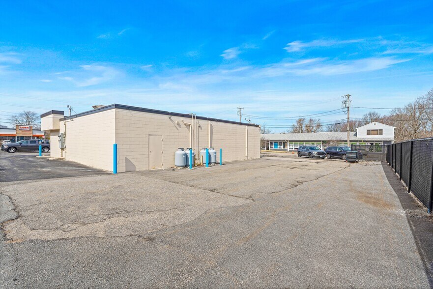 More Photos Of 630 Metacom Ave, Warren General Retail For Sale