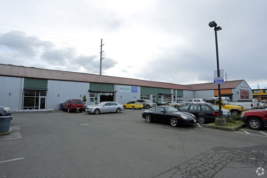 More Photos Of 2960-3200 4th Ave S, Seattle Light Distribution For Lease