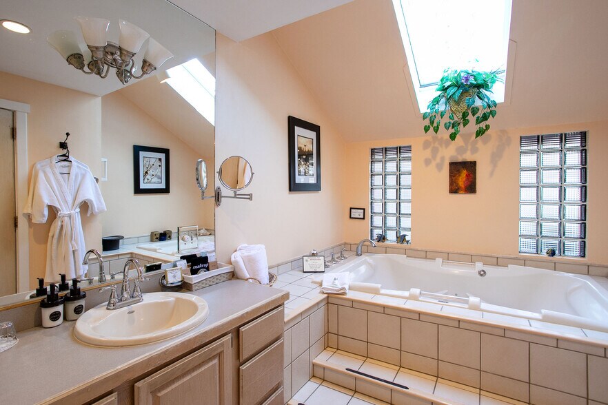 More Photos Of 2 Oak St, West Stockbridge Hospitality For Sale