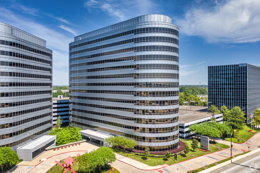 Primary Photo Of 2900 N Loop Fwy W, Houston Office For Lease