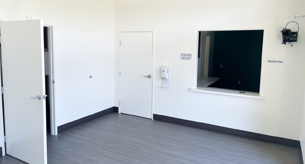 More Photos Of 2317 Jensen Ave, Sanger Medical For Sale