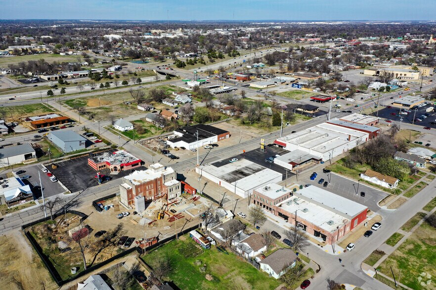 More Photos Of 317 S Trenton Ave, Tulsa Office For Lease
