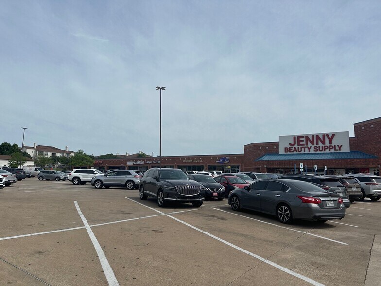 More Photos Of 3628-3636 Frankford Rd, Dallas Unknown For Lease