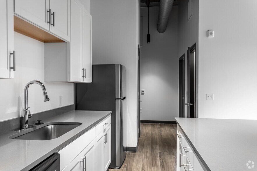 More Photos Of 366 E Broad St, Columbus Apartments For Lease