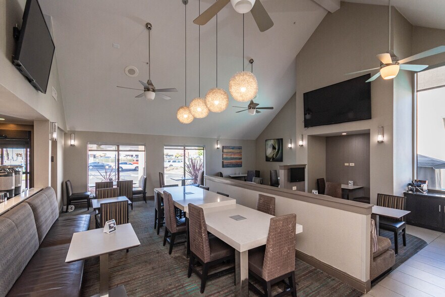 More Photos Of 1530 Howe Ave, Sacramento Hotel For Sale