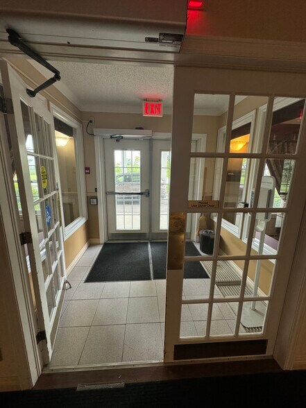 More Photos Of 725 Gibralter St, Norfolk Flex For Sale