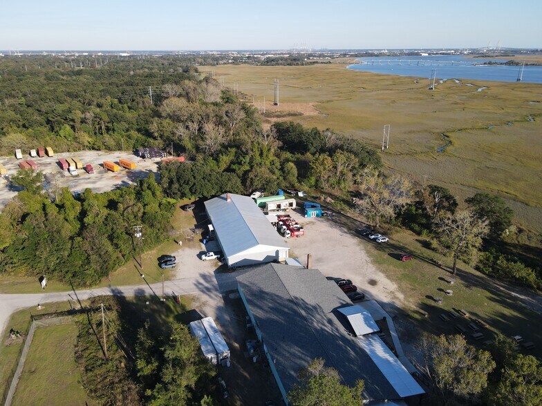 More Photos Of 2894 Pringle St, North Charleston Light Manufacturing For Lease