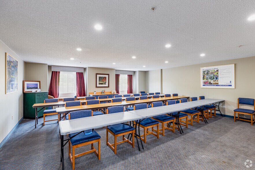 More Photos Of 2049 Leesburg Grove City Rd, Mercer Hotel For Sale