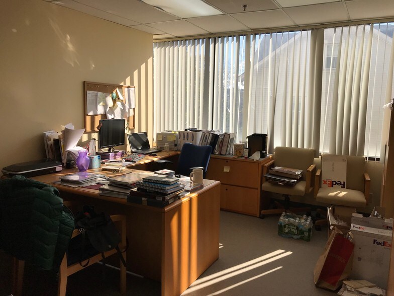 More Photos Of 108 Main St, Norwalk Medical For Lease