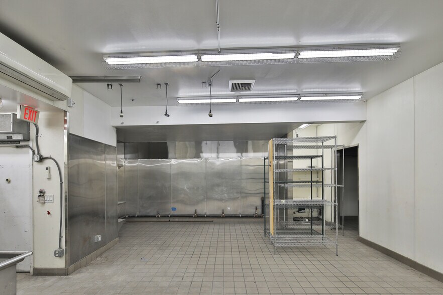 More Photos Of 8718 W 3rd St, Los Angeles Restaurant For Lease