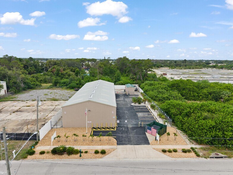 More Photos Of 743 Wesley Ave, Tarpon Springs Warehouse For Lease
