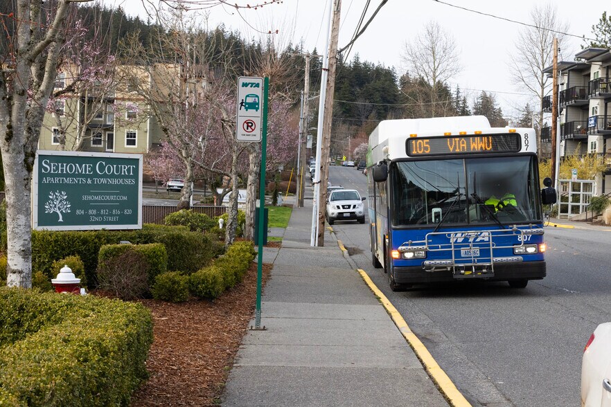 More Photos Of 820 32nd St, Bellingham Apartments For Sale