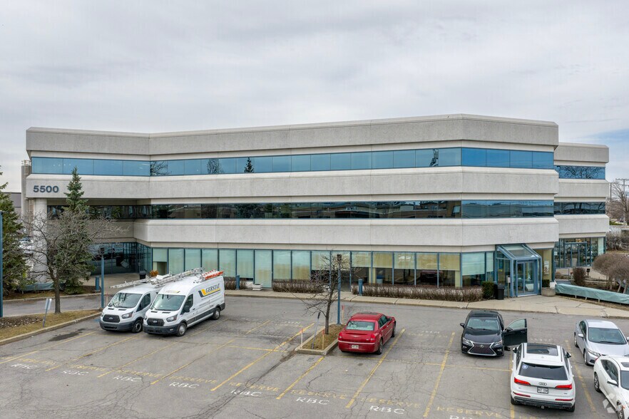 More Photos Of 5500 Av Royalmount, Mt Royal Office Residential For Lease